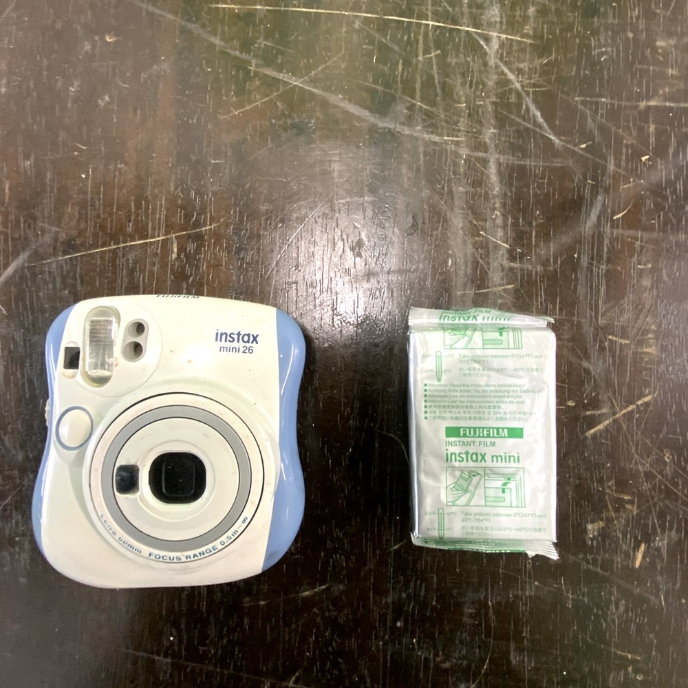 Intax mini 26 Polaroid camera